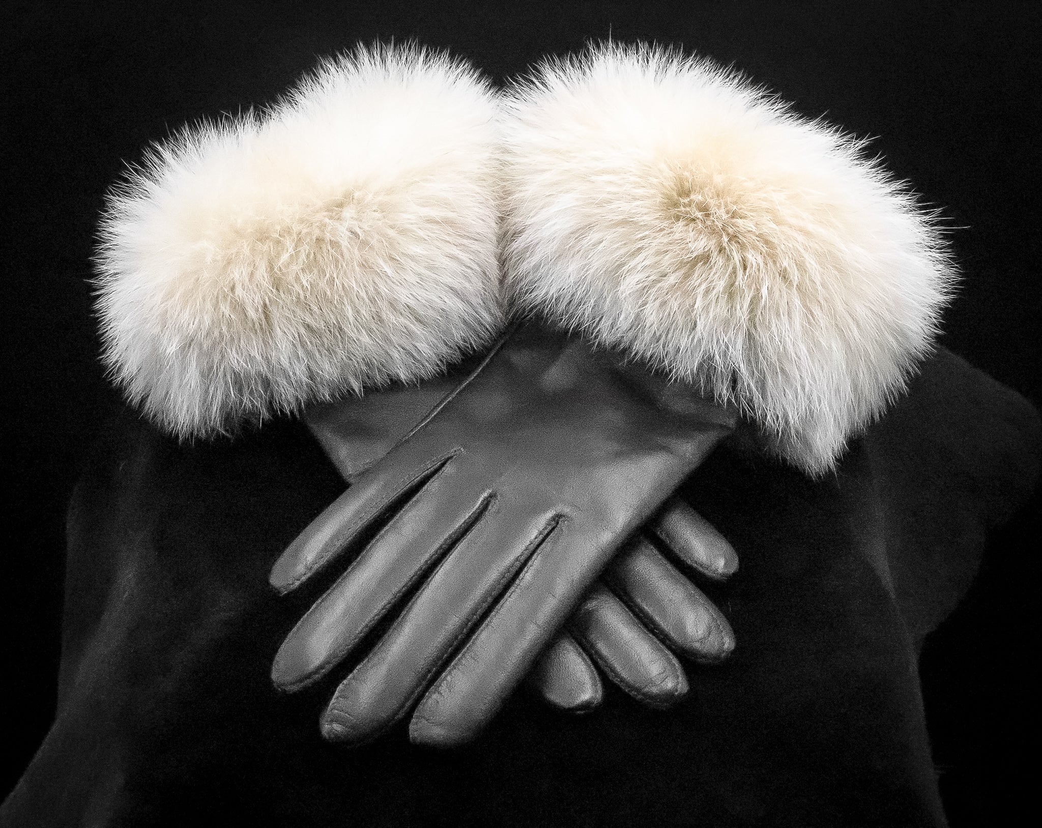 Italian Lamb Leather Gloves with Blush Fox Trim – Alaska Fur