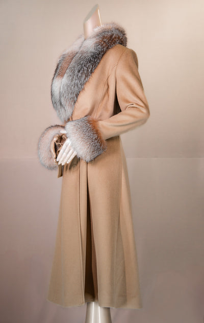 100% Virgin Wool Coat with Natural Crystal Fox