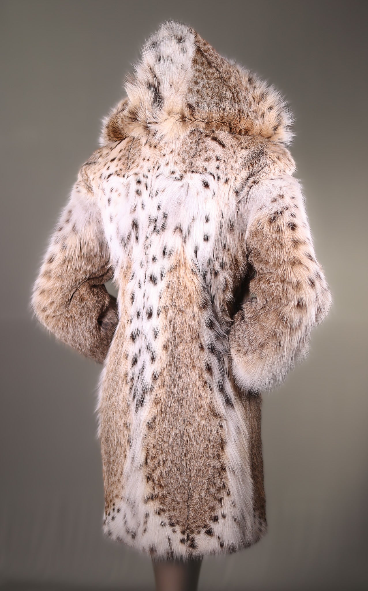 Full-Skin American Cat Lynx Hooded Stroller