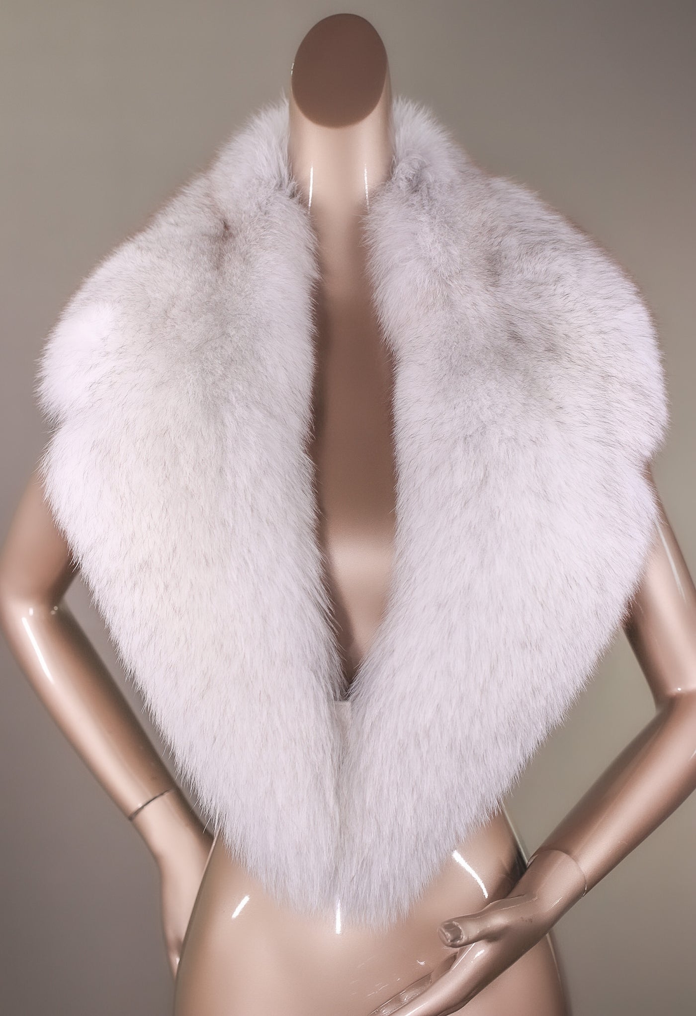 Assorted Full-Skin Fox Notch Collar