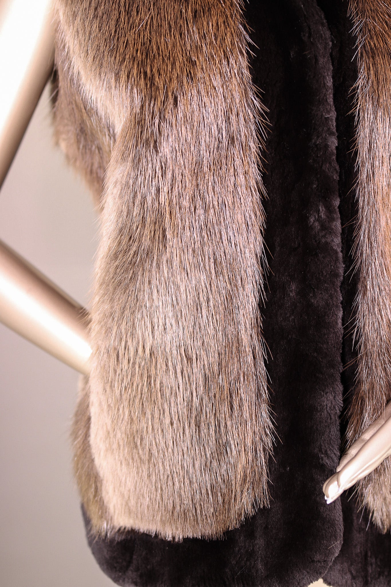 Natural Long Hair Beaver Vest with Contrasting Trimming