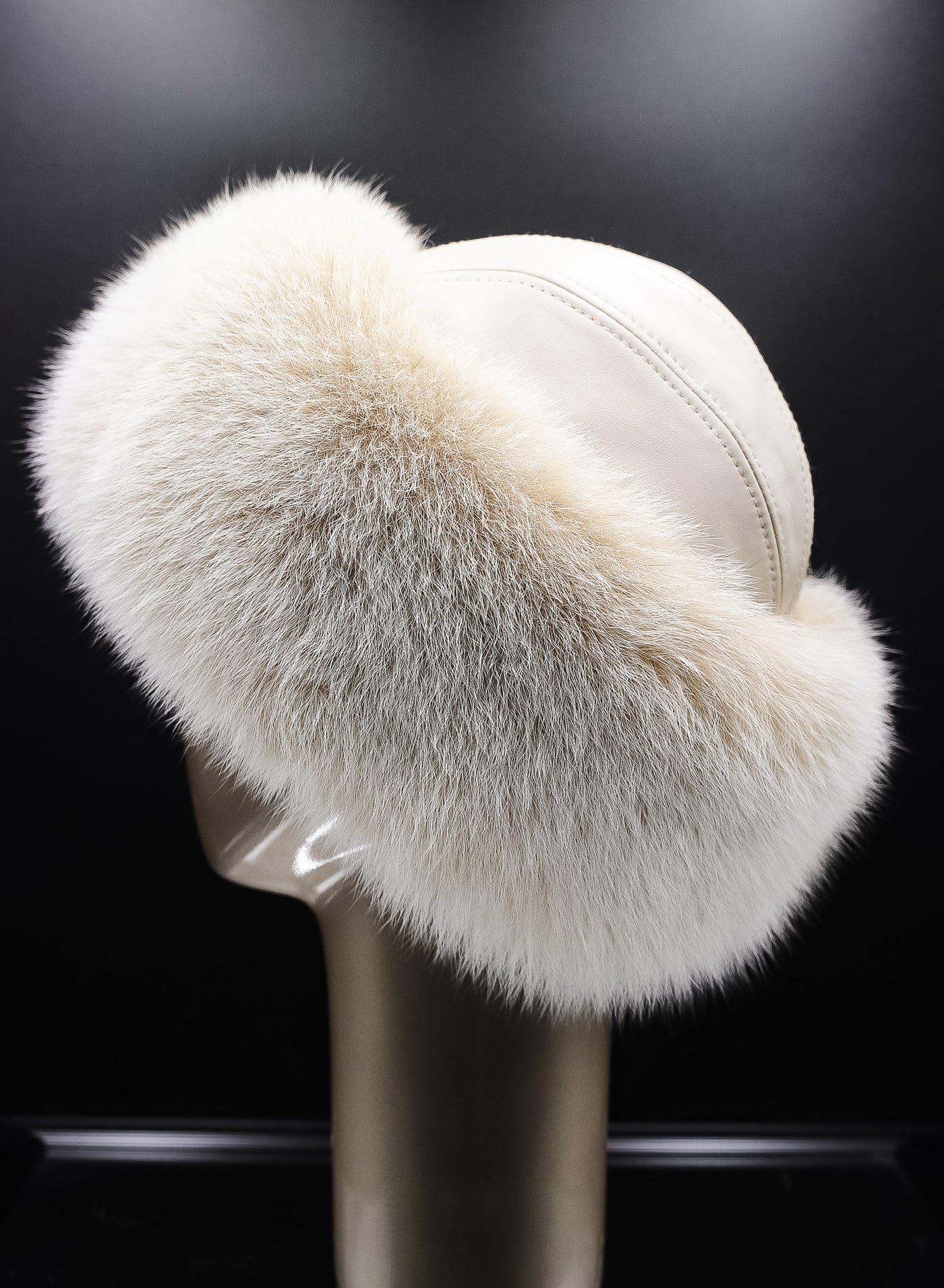 Cream-Tone Italian Lamb Leather Hat with Blush Fox Trim