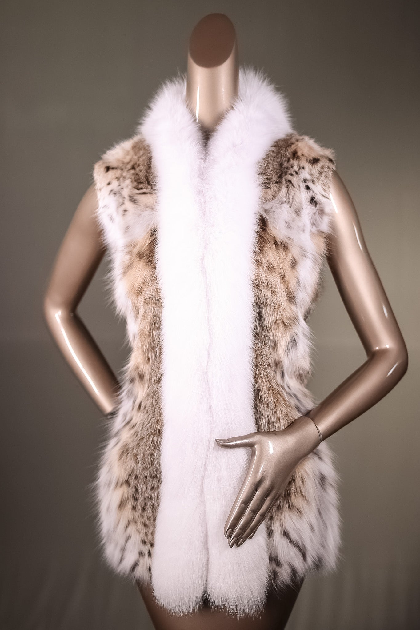 Full-Skin American Lynx Vest with White Fox Tuxedo