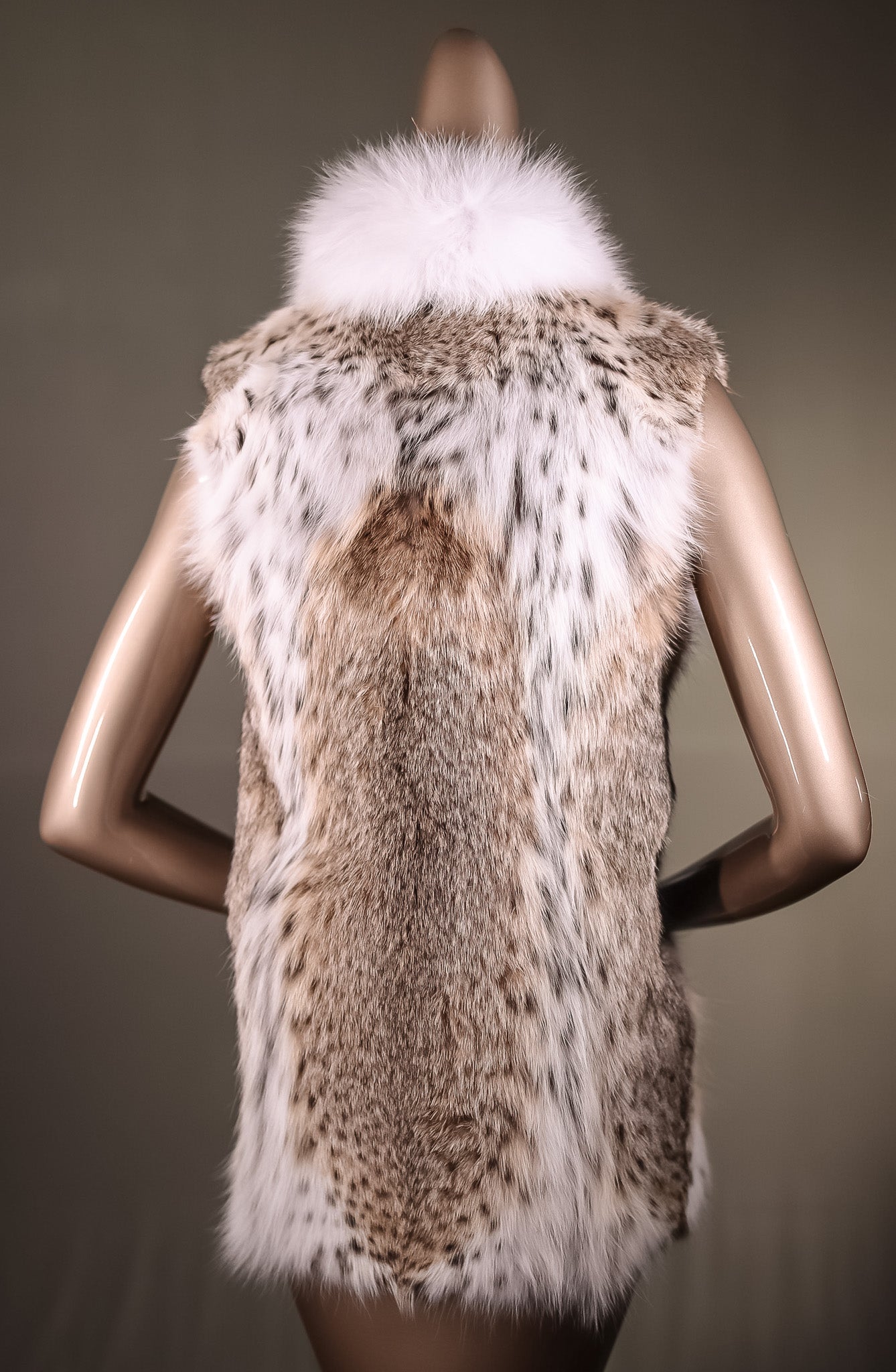 Full-Skin American Lynx Vest with White Fox Tuxedo